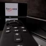 Amazon Fire TV Stick 4K : boîtier de streaming connecté à une TV