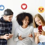 Partage de compte streaming : plusieurs écrans et appareils connectés