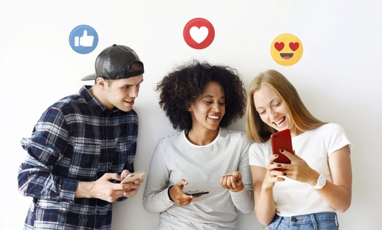 Partage de compte streaming : plusieurs écrans et appareils connectés