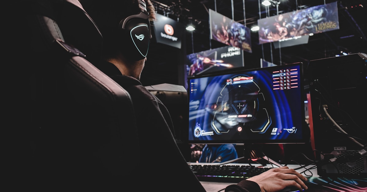 Compétition esport en arène : le streaming gaming professionnel sur Twitch