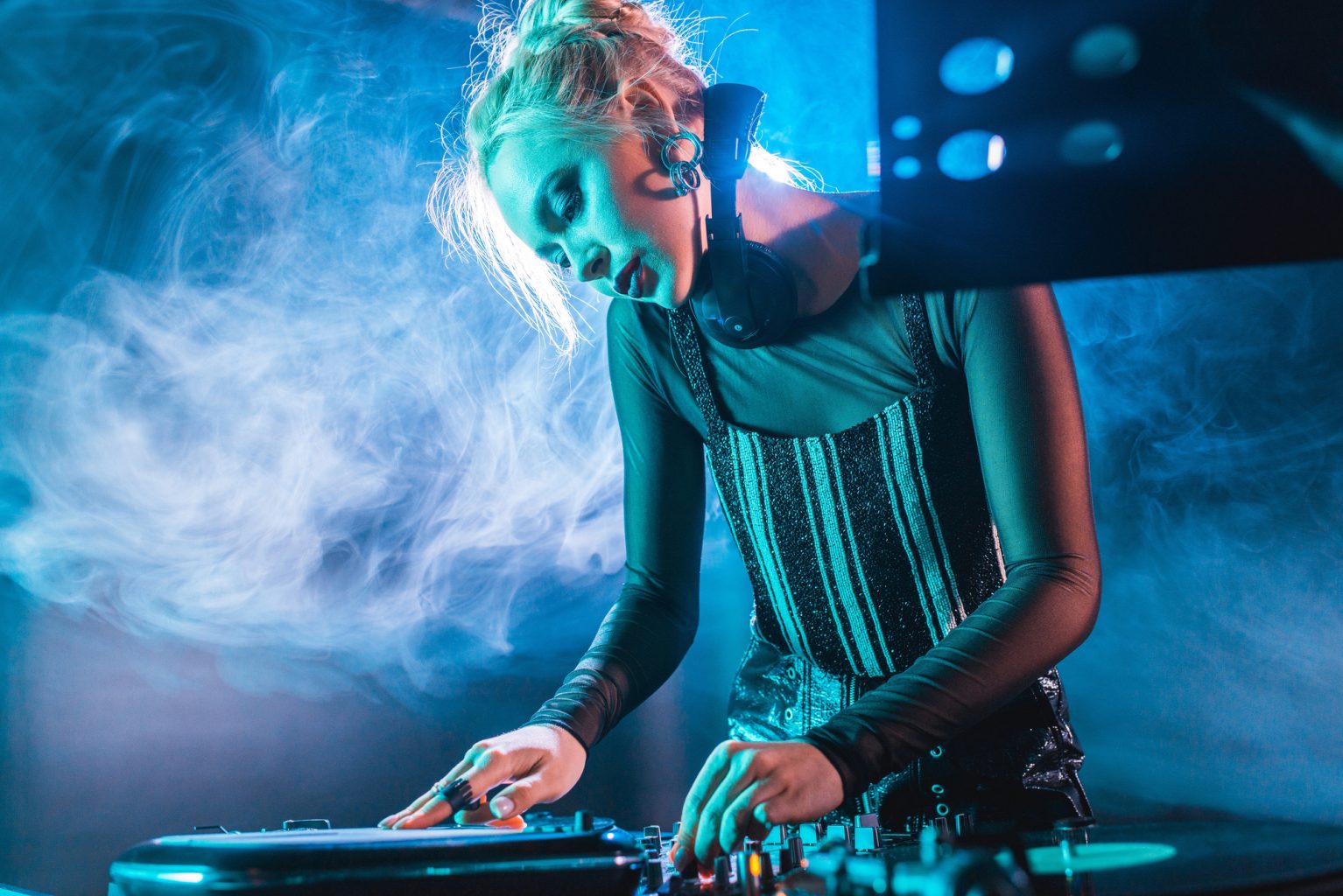 Comparatif Spotify mode DJ face à Deezer et Apple Music sur le marché français