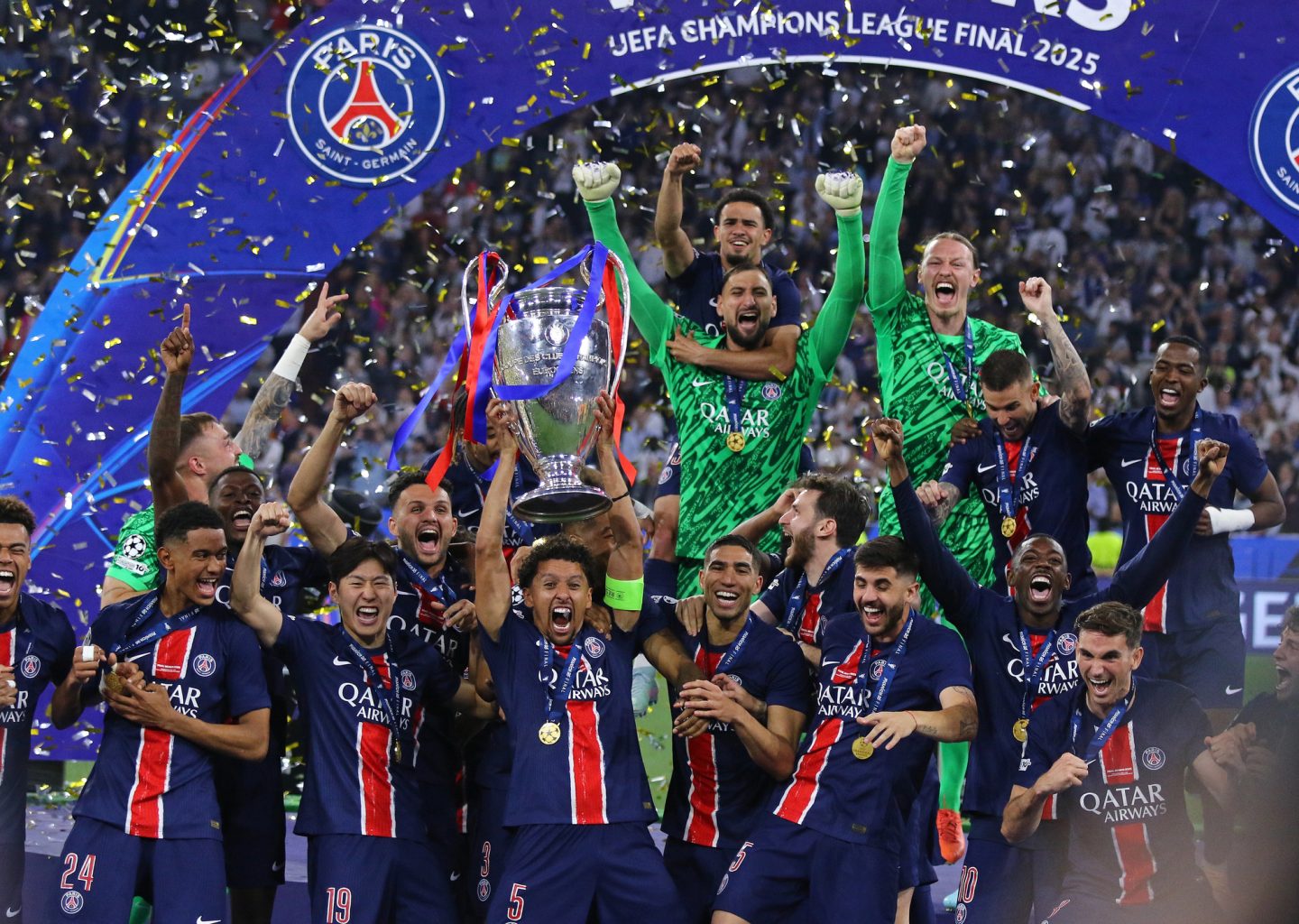 Trophée de la finale de la Ligue des Champions au Puskás Aréna avant PSG-Arsenal