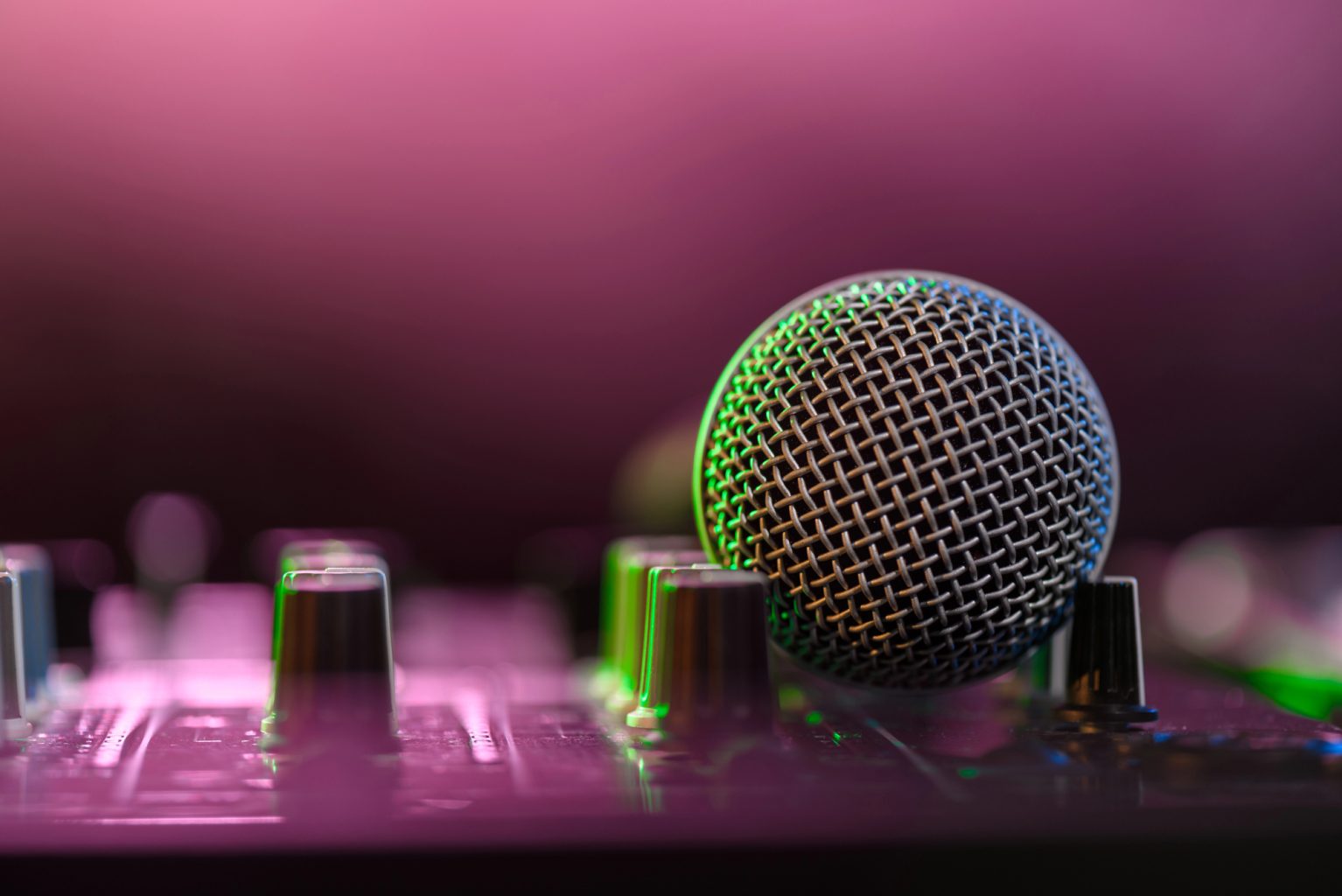 Smartphone affichant le lancement du mode DJ Spotify en France en mai 2026